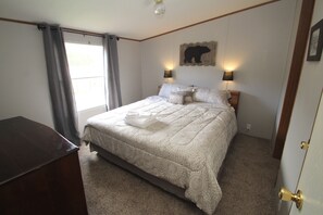 3 bedrooms, WiFi, bed sheets, wheelchair access