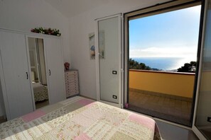 2 bedrooms, desk, iron/ironing board, travel crib