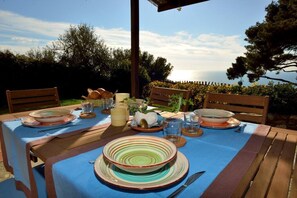 Outdoor dining - Vacation home magnificent sea and city view (Imperia)