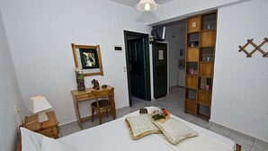 Unclassified image, 5 of 7, button - Ippokampos Maisonettes and Studios (Skopelos)