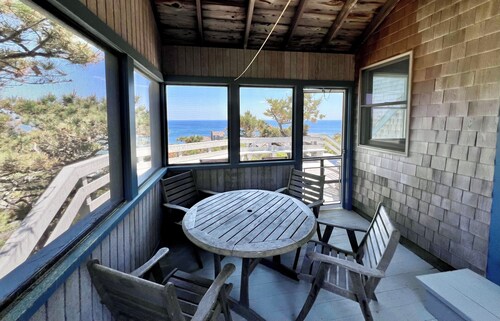 Cottage with Views of the Atlantic Ocean (1221)