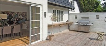 Luxurious 10 bed house, beach, lake, forest, tranquility, harmony