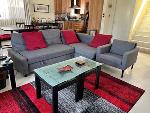 Fernseher, Bücher, Stereoanlage