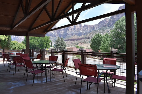 Zion Canyon Lodge