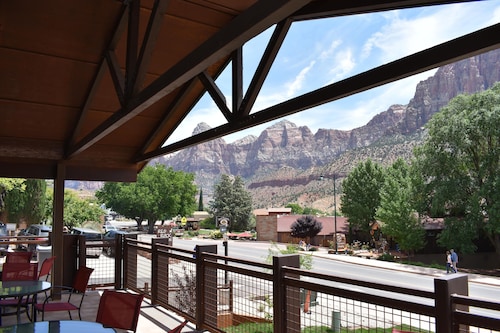 Zion Canyon Lodge