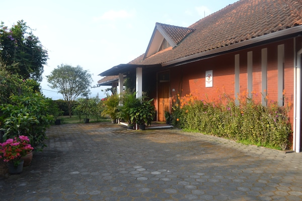 Nature 3 Bedroom Villa in Lembang