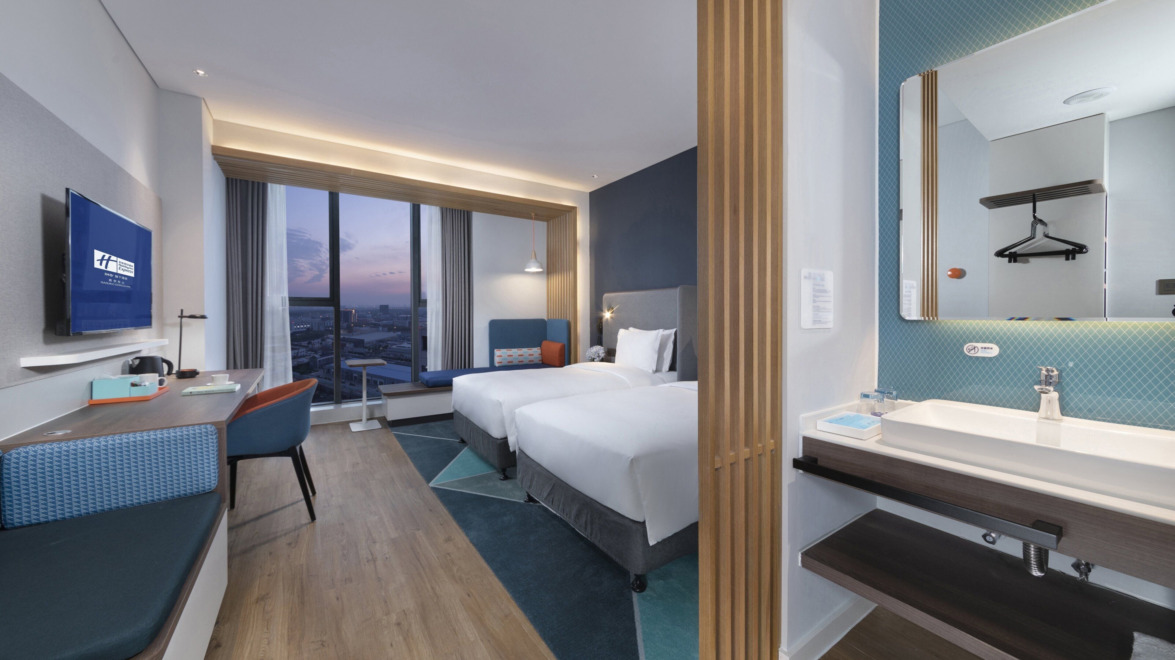 Standard Room, 2 Single Beds, City View