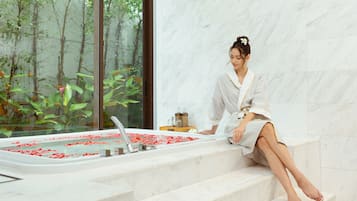 Salas para tratamentos a dois, banheira de hidromassagem, sauna a vapor