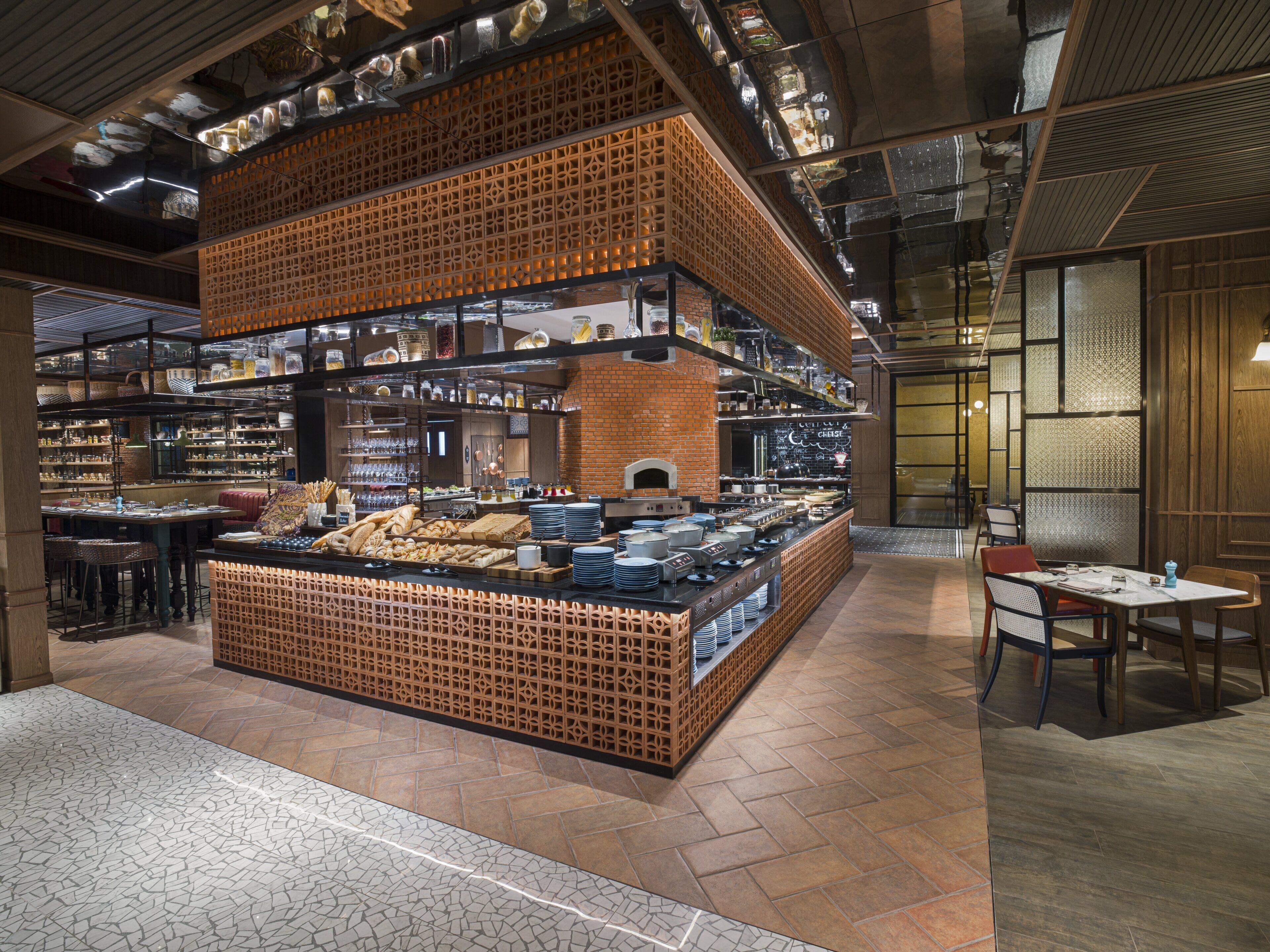 Café da manhã com buffet todos os dias mediante uma taxa