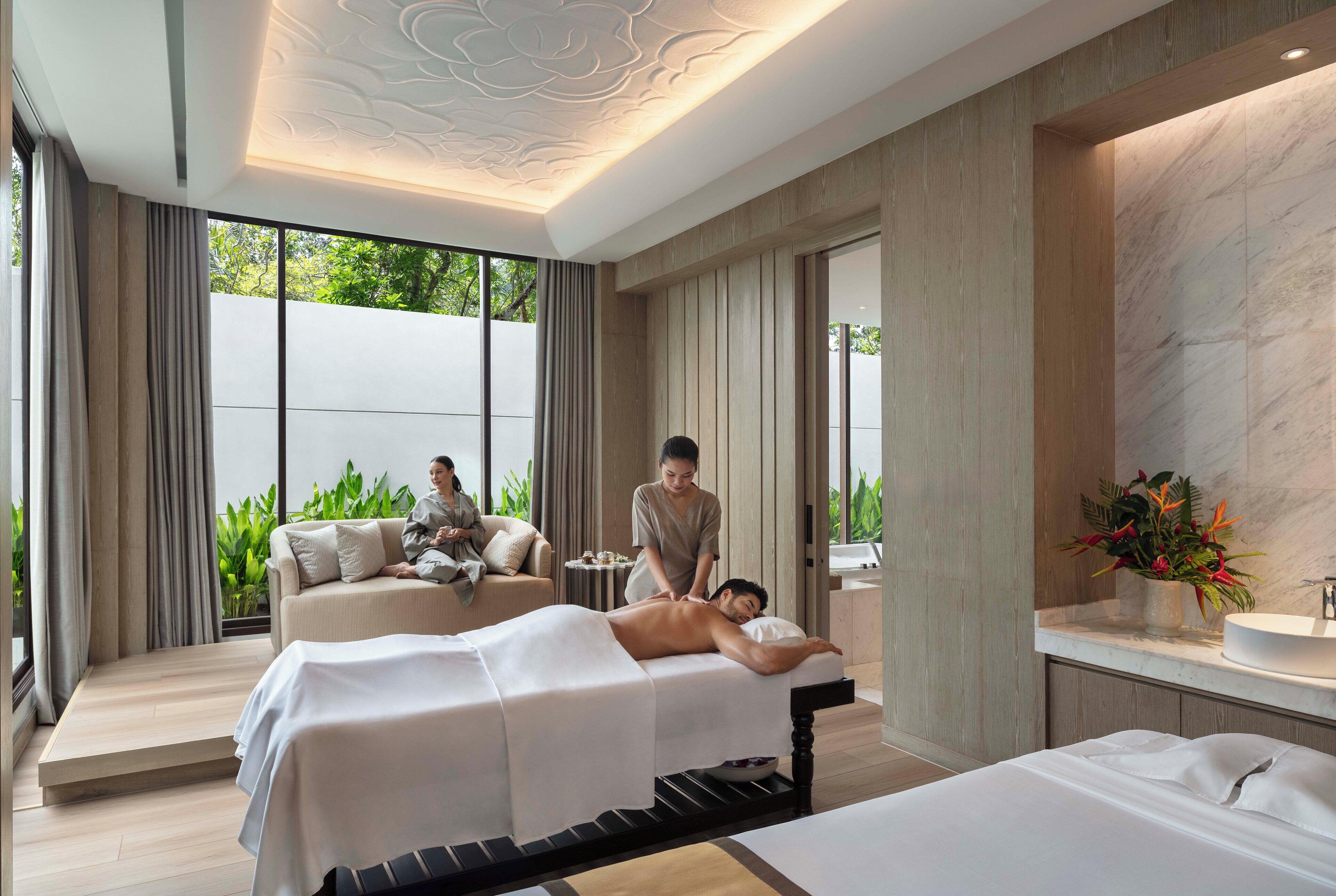 Couples treatment rooms, hot tub, steam room, body treatments