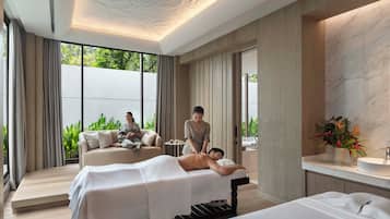 Couples treatment rooms, hot tub, steam room, body treatments