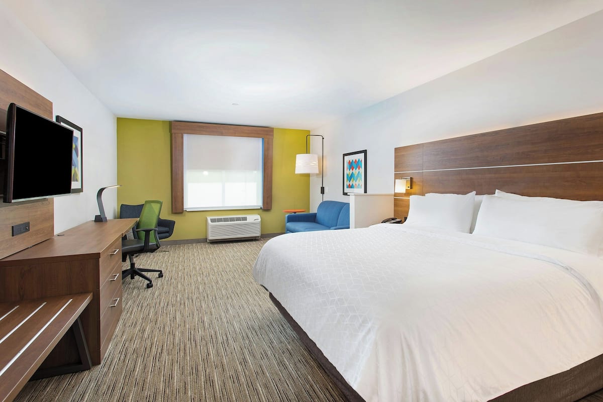 Suite, Multiple Beds, Accessible (Communications)