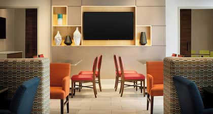 Holiday Inn Express & Suites La Grange by IHG