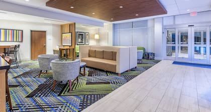 Holiday Inn Express & Suites La Grange by IHG