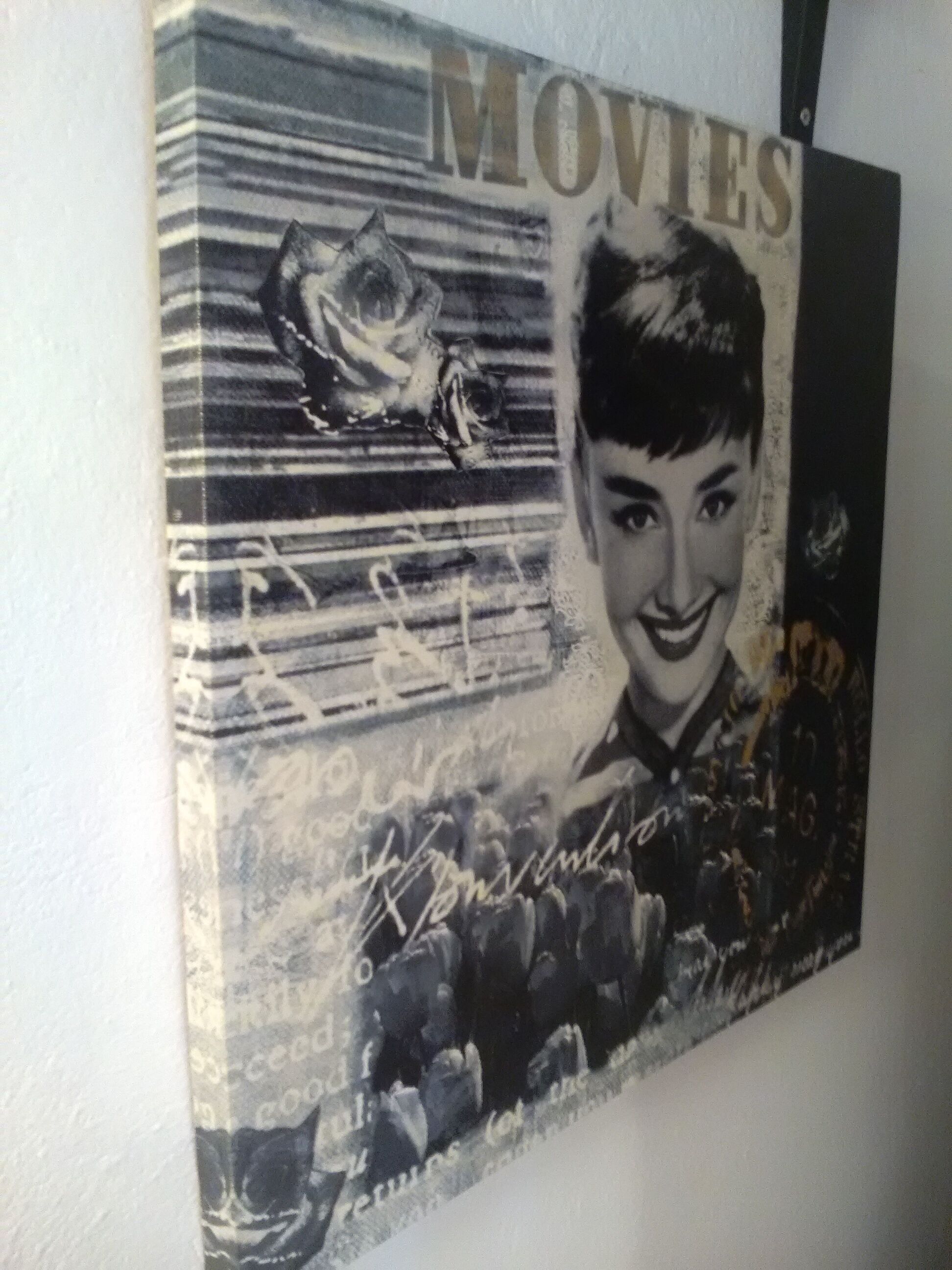 Centrally located two-rooms apartment, 100 mt from sea. Parking. Wi-fi.