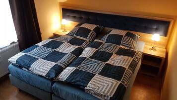 4 Schlafzimmer, Zimmersafe, kostenloses WLAN, Bettwäsche