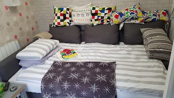 2 bedrooms, iron/ironing board