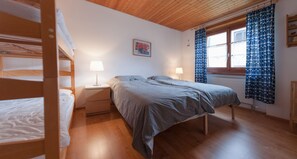 1 chambre, fer et planche Ă repasser, lit parapluie, Wi-Fi
