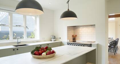 A spacious 1930’s period house set in the picturesque village of Eardisley.