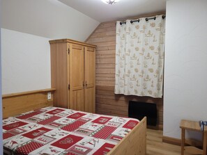 2 bedrooms