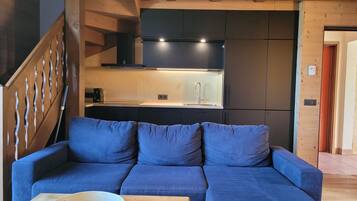 Televisie en een open haard