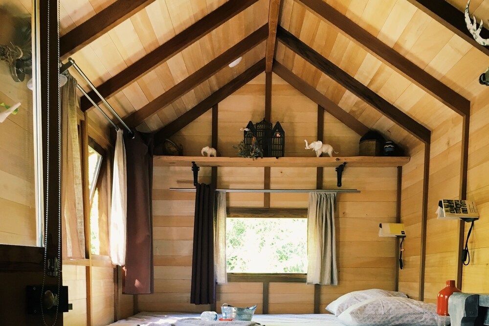 Eco lodge in the Luberon