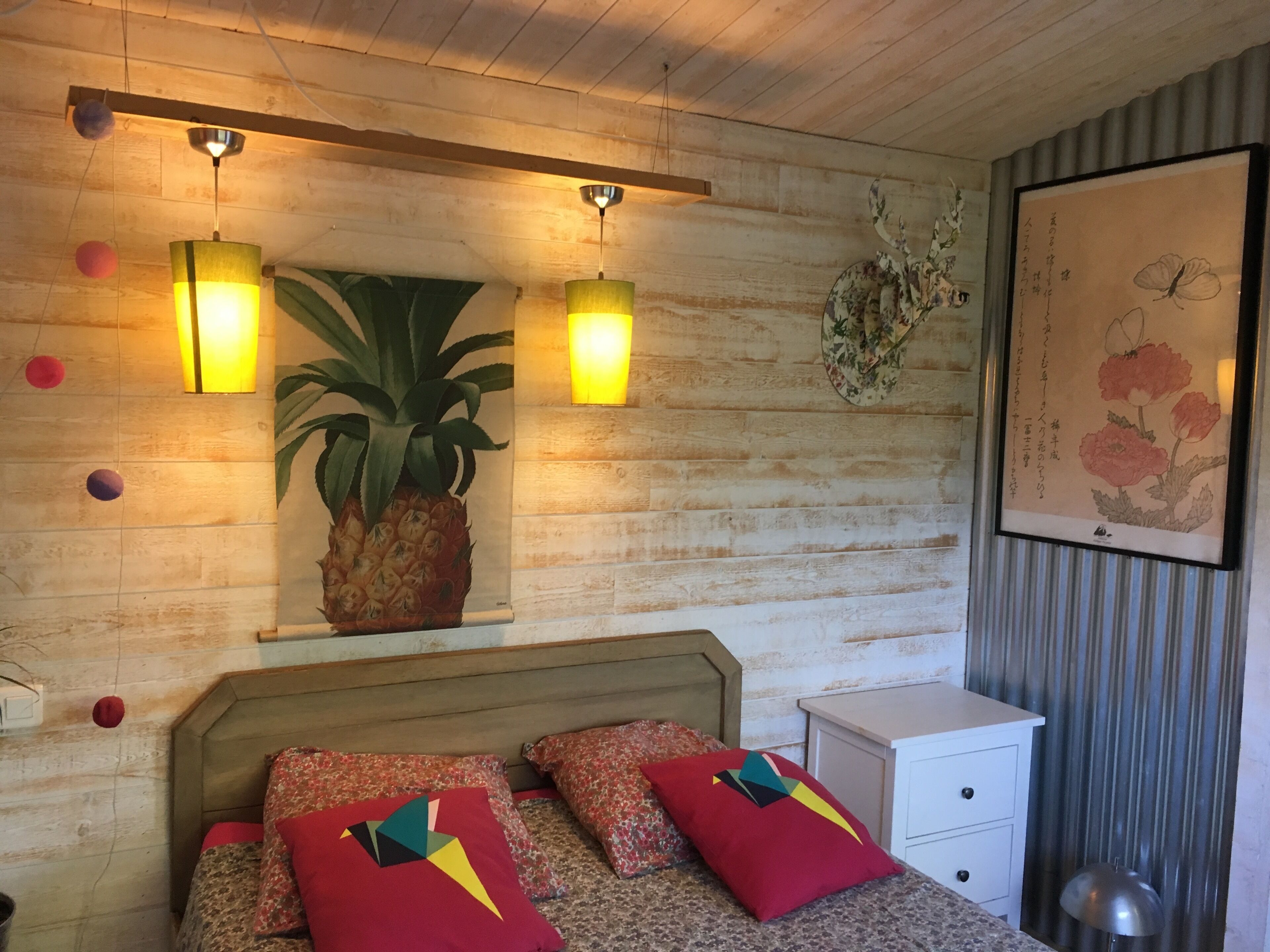 Lodge at Isle sur la Sorgue. Modern cabin in Provence