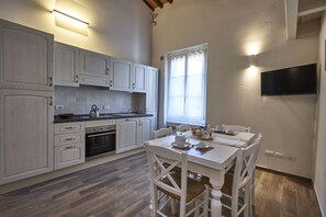 Réfrigérateur, four, plaque de cuisson, lave-vaisselle