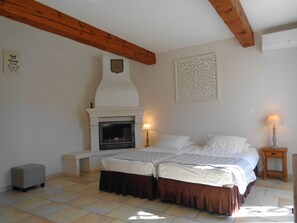 1 bedroom, desk, iron/ironing board, free WiFi