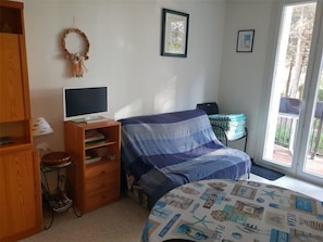 1 bedroom - Cozy 2-Room Apartment, Balcony & 50m to Beach, Argelès-sur-Mer, Sleeps 4 (Argelès-sur-Mer)