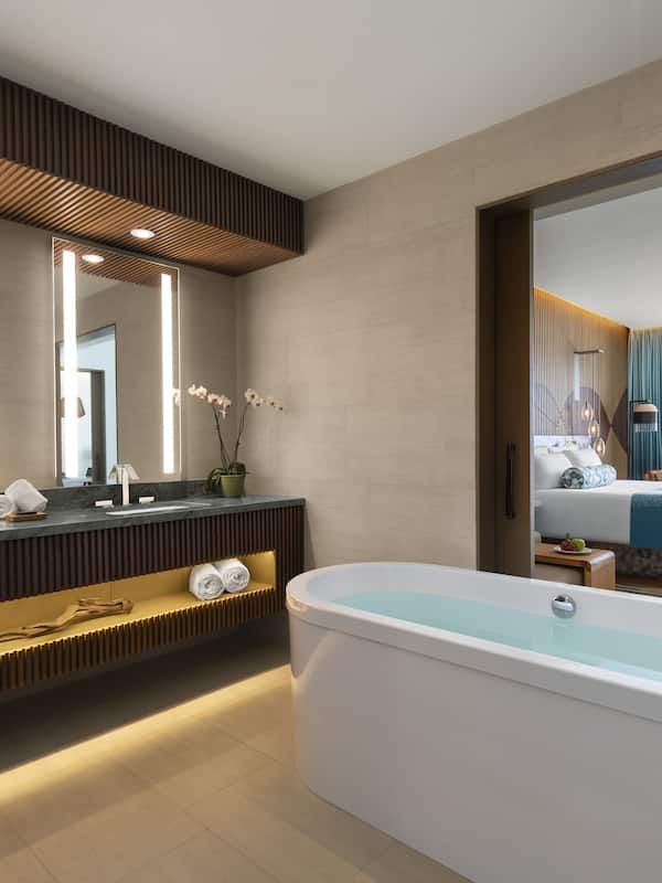 Egyptian cotton sheets, premium bedding, down comforters, minibar