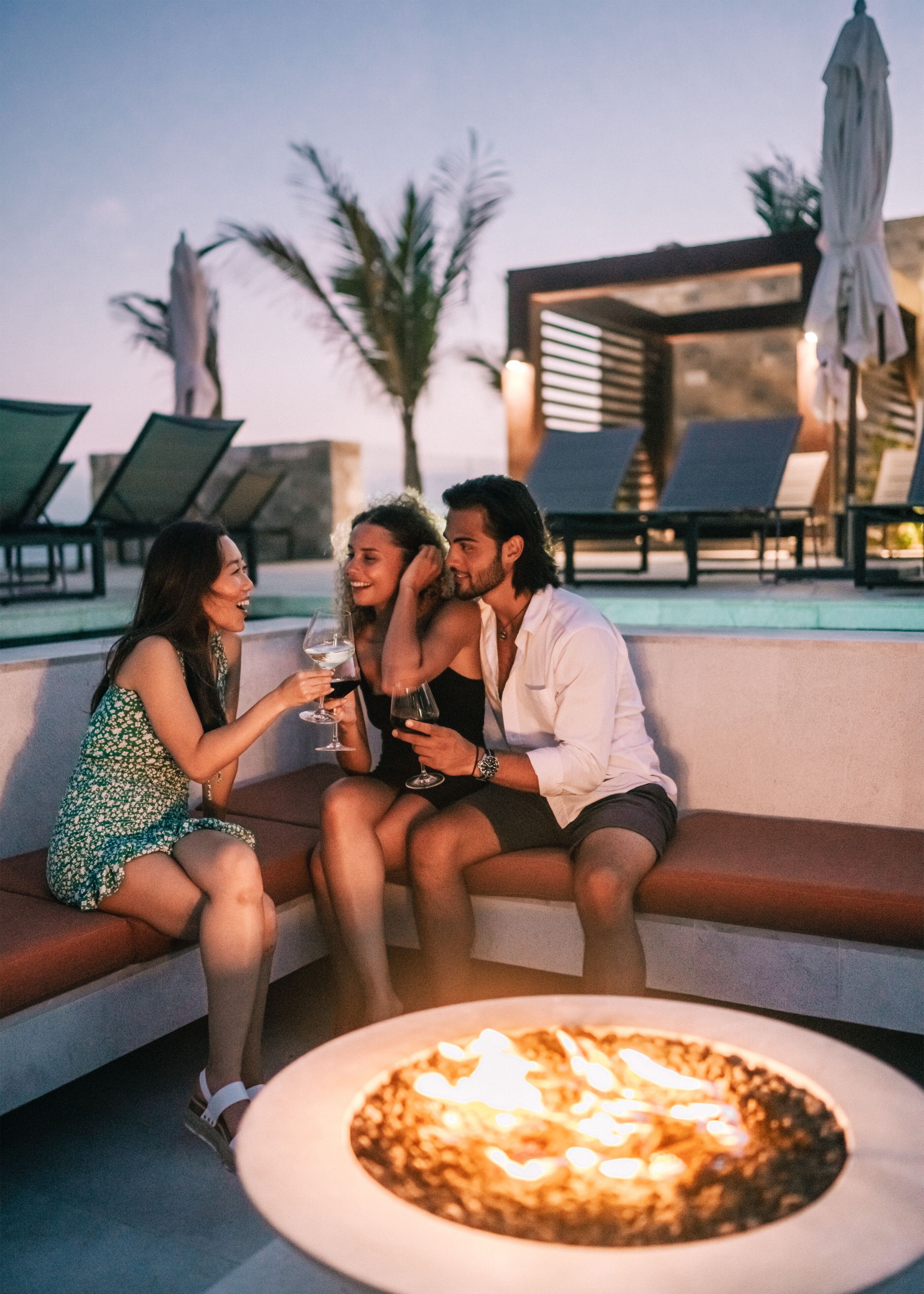 5 outdoor pools, pool umbrellas, pool loungers