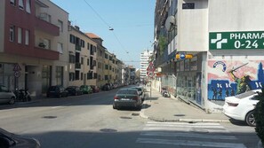 المنشأة من الخارج
