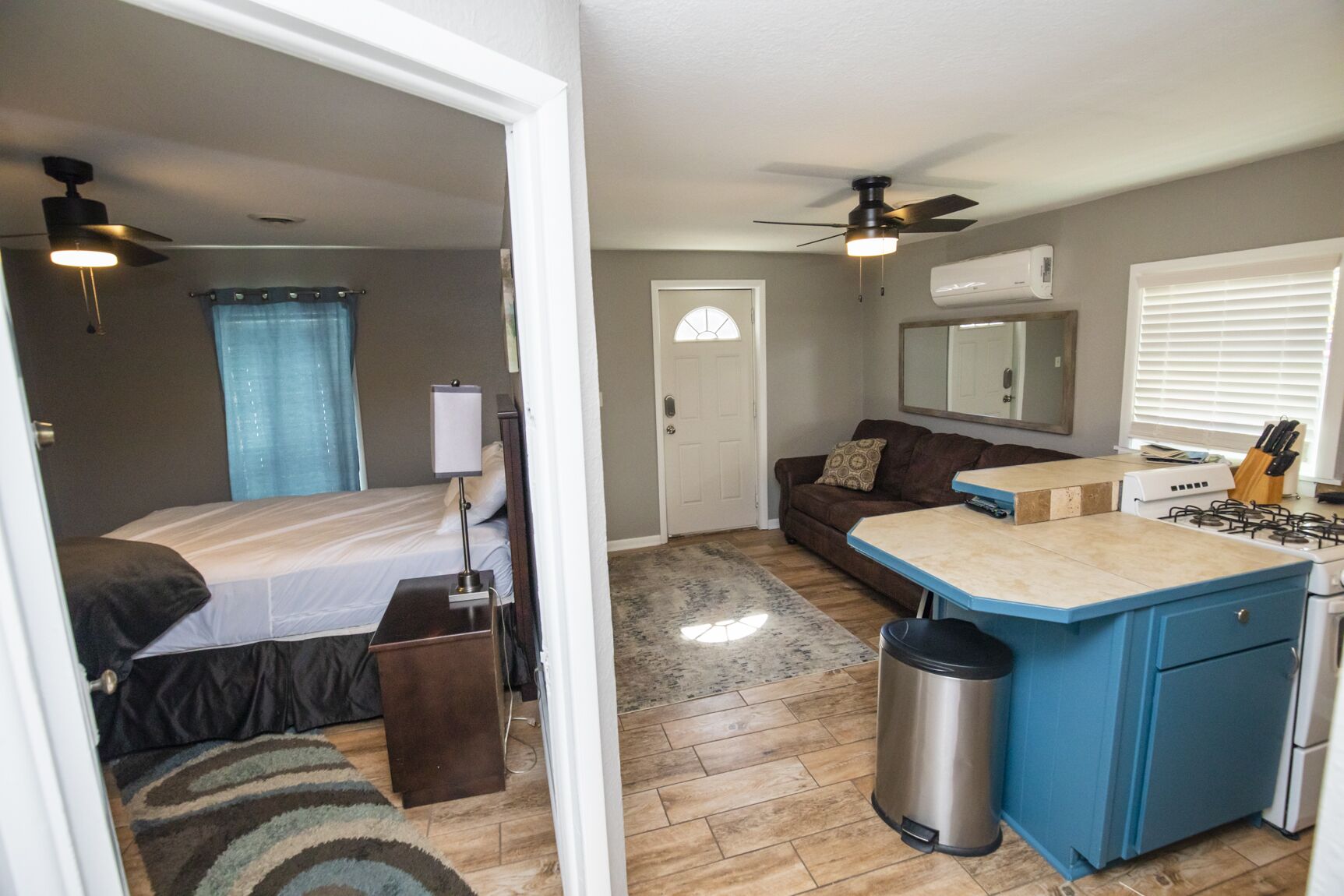 1 Minute Walk to Dickson