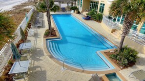 Piscine couverte, piscine extérieure