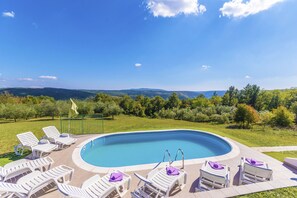Piscina coperta, piscina all'aperto