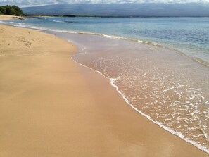 Beach nearby, sun loungers, beach towels