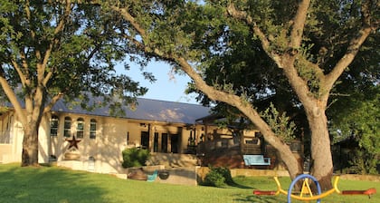 Beautiful, quiet, spacious, comfortable and fun home with LAKE & RIVER access!