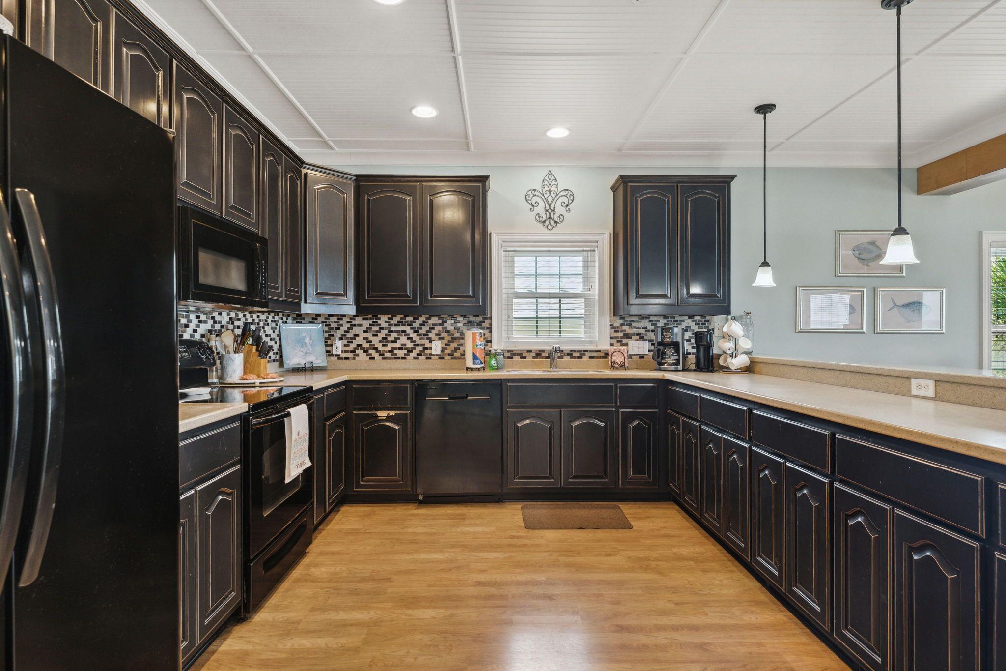 BEACHFRONT HOME-4BR/4.BA Sleeps 16 w/Tanning Deck-Near Pier Park