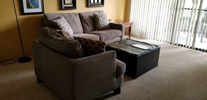 Smart TV, videojuegos, reproductor de DVD y libros 