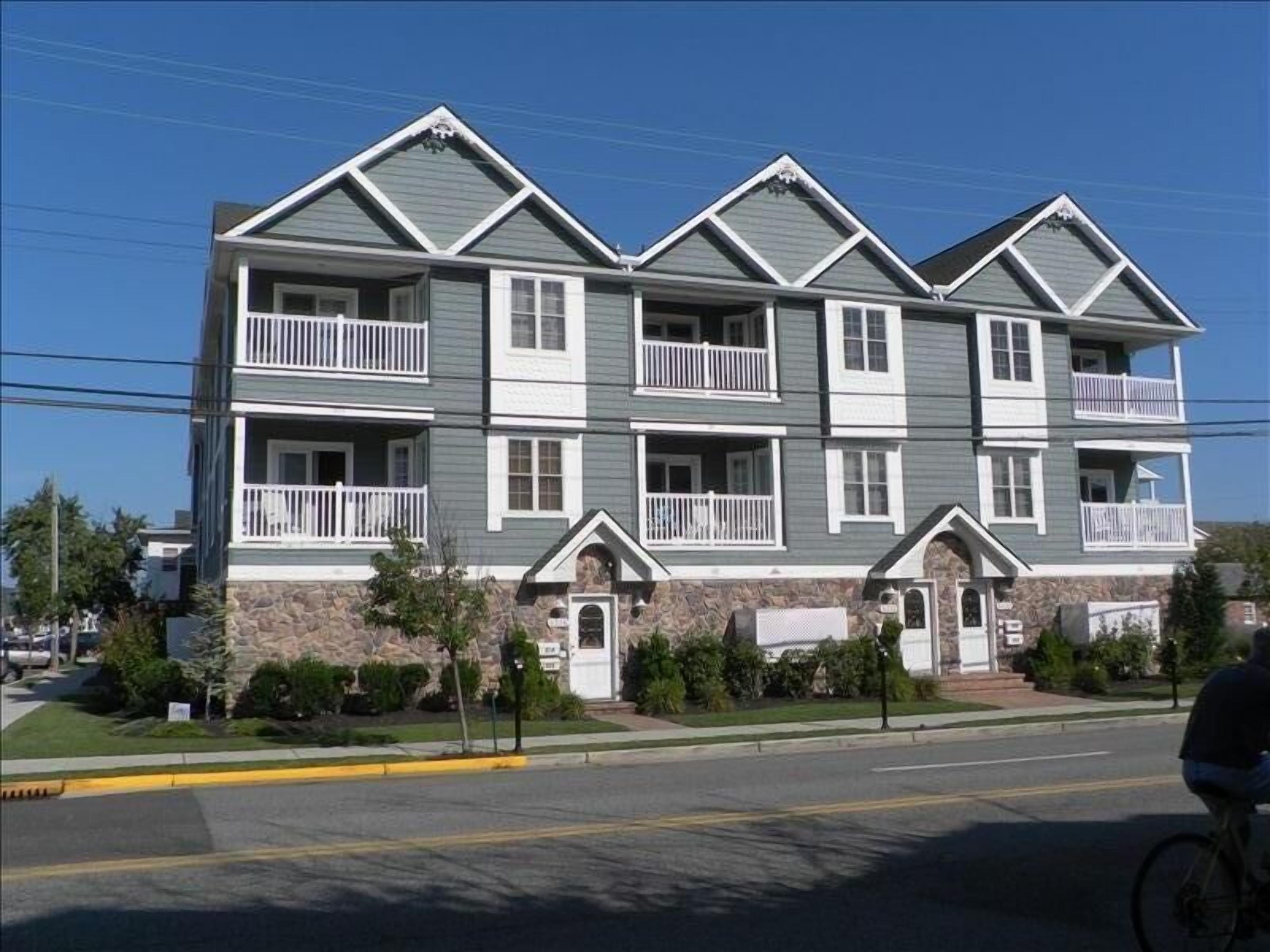 Wildwood W/ Pool - 1 Blk Frm Beach - 3BR/2 BA