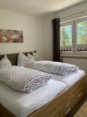 Appartement (Ground Floor) | Hypoallergeen beddengoed, donzen dekbedden, geluiddichte muren