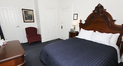 Inn at Taughannock Falls