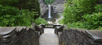 Inn at Taughannock Falls