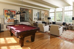 Hillside Le Grande Residence | Living area