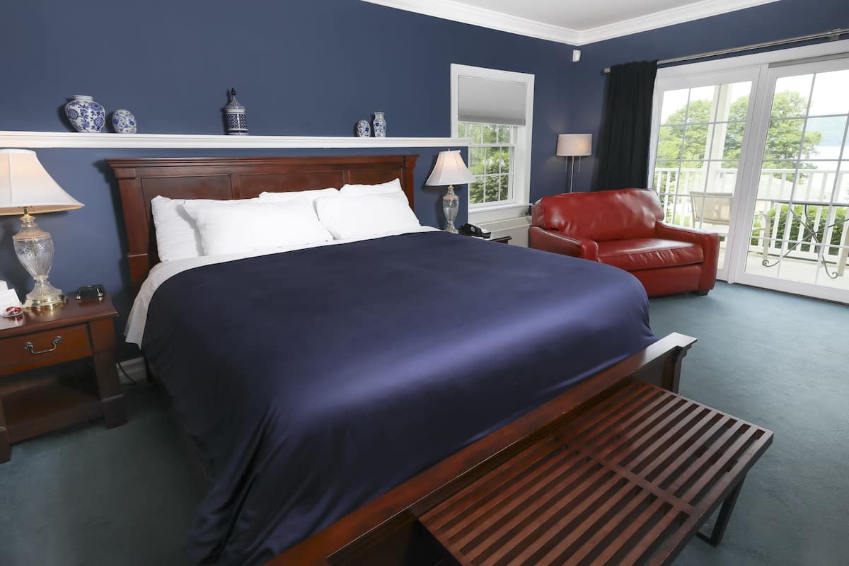 Lakeview Spa Room | 1 bedroom, premium bedding, pillowtop beds, iron/ironing board