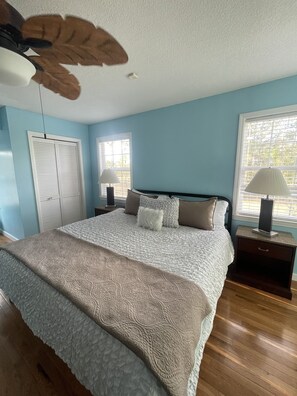 4 bedrooms, iron/ironing board, free WiFi, bed sheets