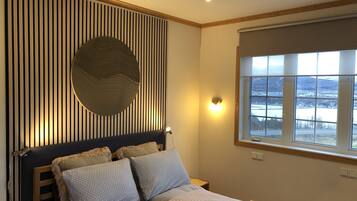 5 bedrooms, in-room safe, iron/ironing board, WiFi