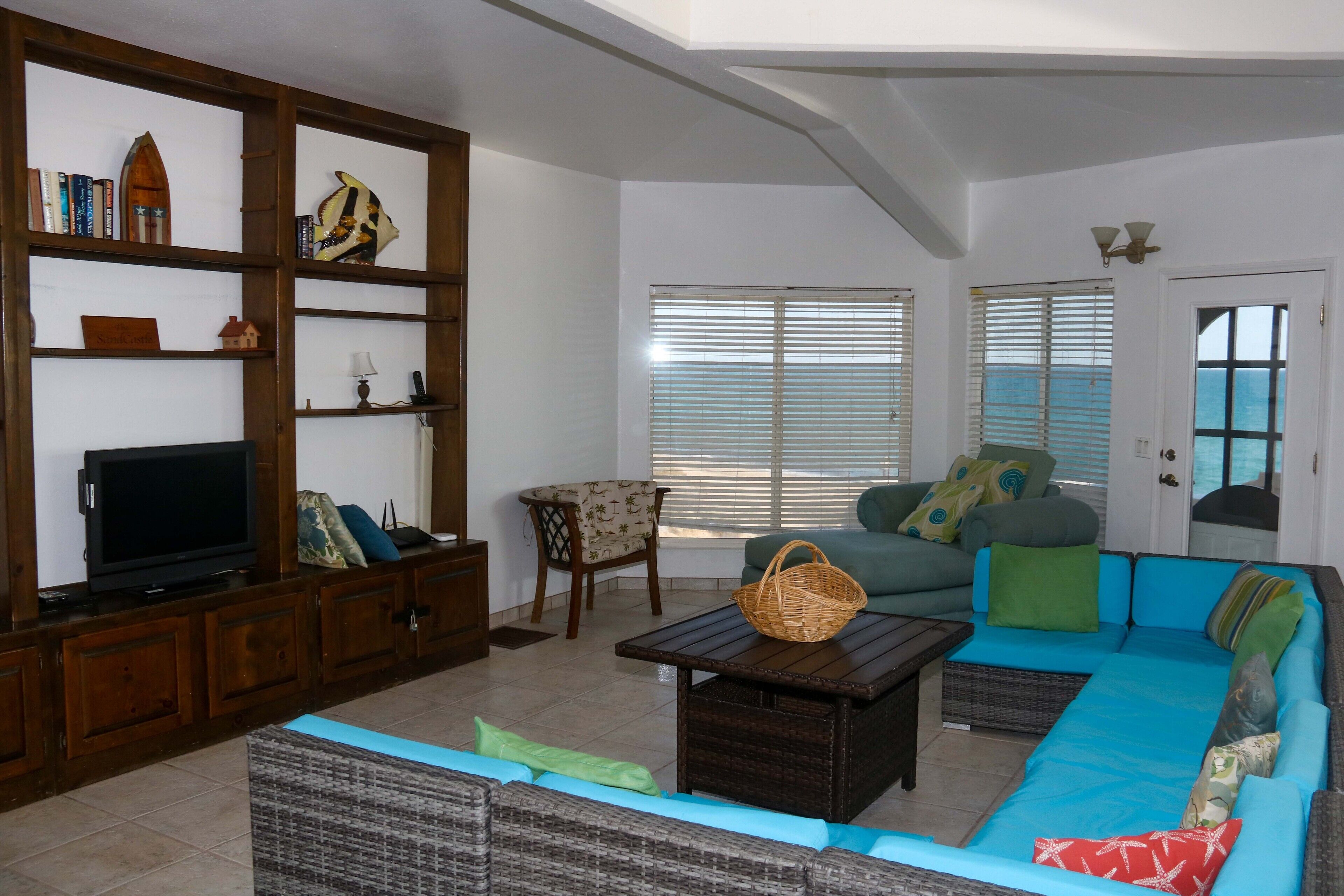 MARCH 2024 SPRING BREAK -COME ON DOWN- WITH DISCOUNT