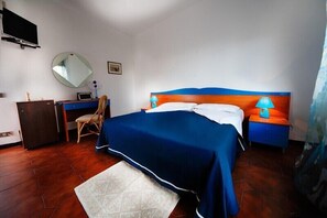 Standard Double Room, 1 Queen Bed, Non Smoking | Hypo-allergenic bedding, down duvets, free minibar items, desk